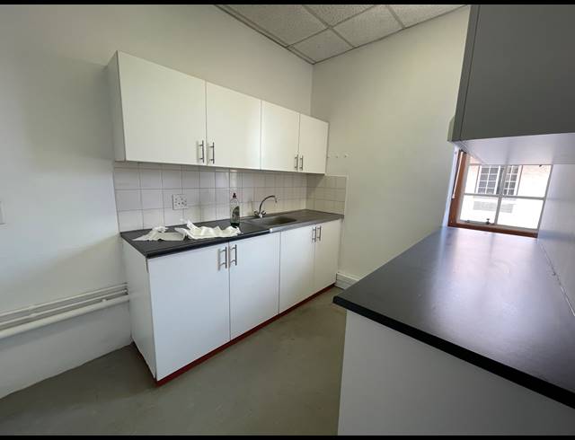 331M² OFFICE TO LET IN PARKTOWN